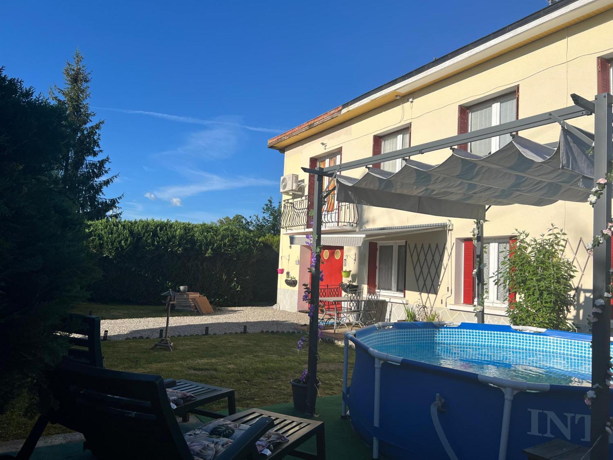 Gite Du St Martin Apartment Oradour-Fanais Exterior photo
